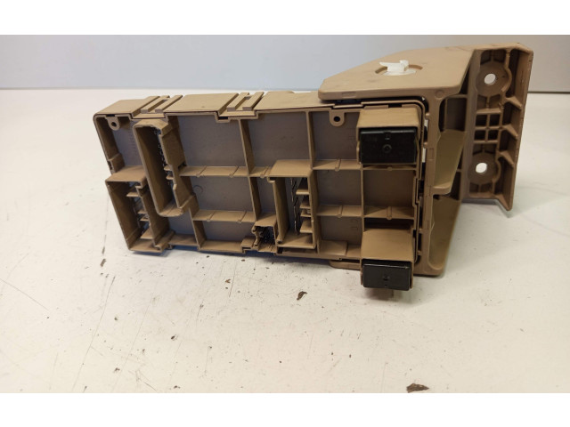 Блок предохранителей 82201FG000 Subaru Forester SH