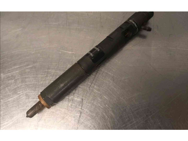 Форсунка 166000897R    Renault Clio III   