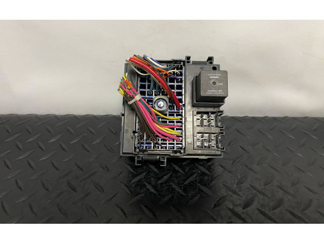 Блок предохранителей  15770992, 081791   Chevrolet Tahoe    