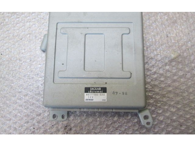 Блок управления климат-контролем LNC7600AE Jaguar XJ X308