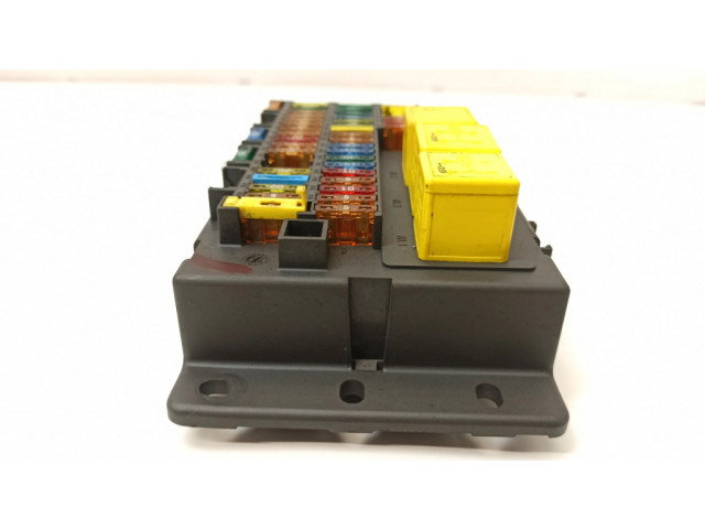 Блок предохранителей YQE103139 MG ZT - ZT-T