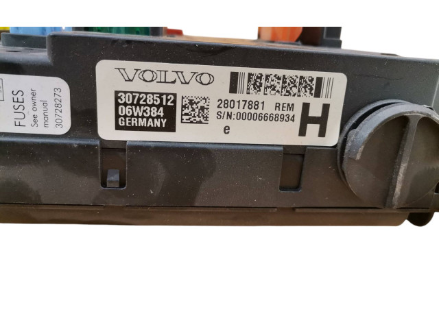 Блок предохранителей 30728512, 06W384   Volvo XC90    