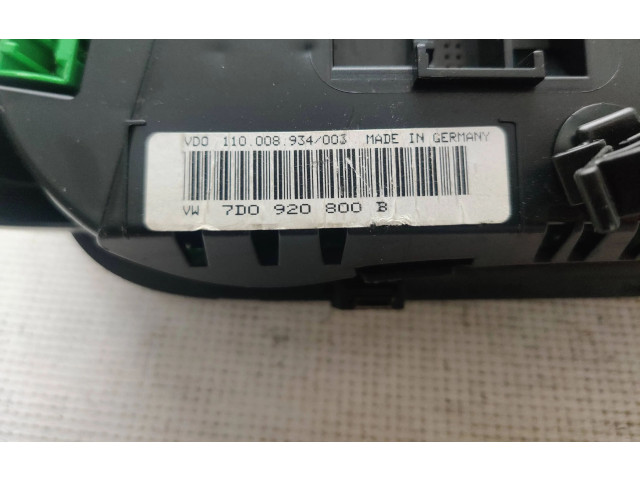 Přístrojová deska Volkswagen Transporter - Caravelle T5 2005 7D0920800B, 110008934003