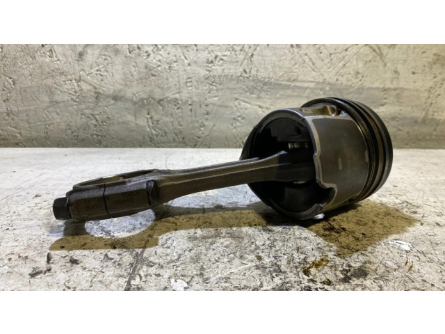 Píst Ford Mondeo Mk III pro naftový motor 2.0