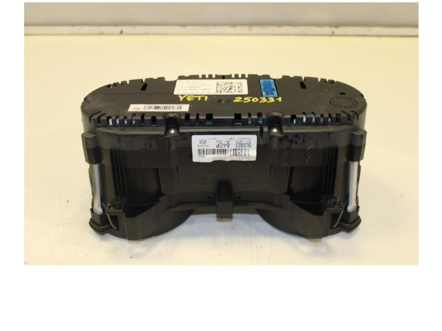 Geschwindigkeitsmesser Cockpit 5L0920840P Skoda Yeti (5L)