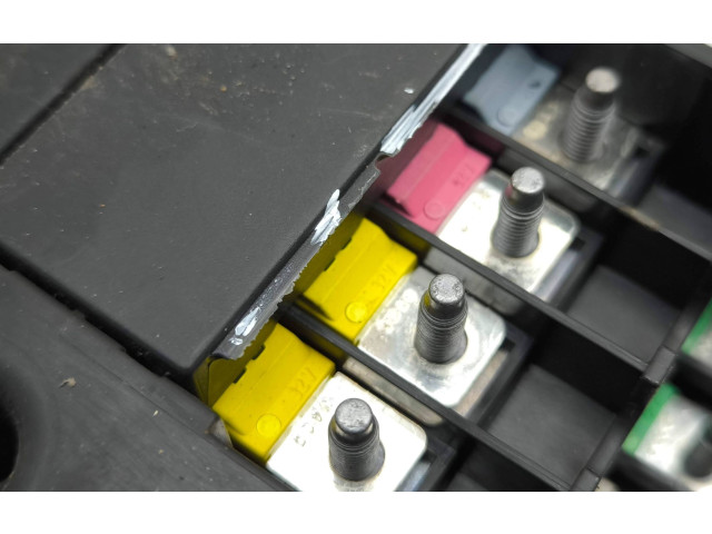 Pojistková skříňka 7P0937548H, SW0010 Porsche Cayenne (92A) 2011