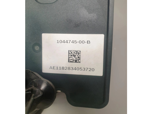 Рулевая рейка Блок ABS 104474500B, 104474100D Tesla Model 3 2017 - года