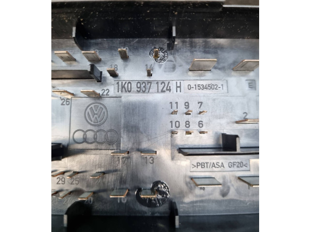 Блок предохранителей 1K0937124H, 1K0906381   Audi A3 S3 8P    
