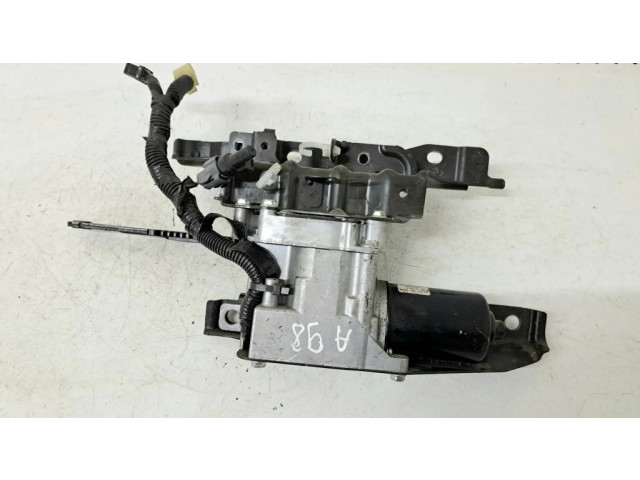 Притягиватель задней крышки