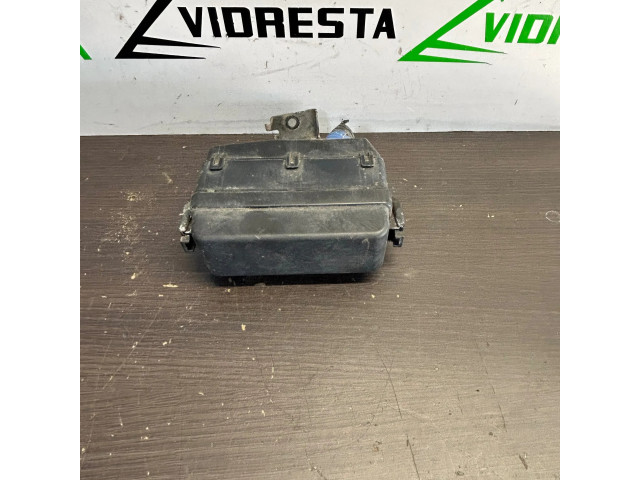 Блок предохранителей     Honda HR-V    