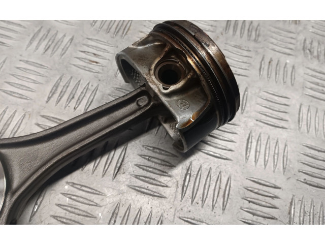 Píst 06M107066AB   Audi Q7 4M    DCB 