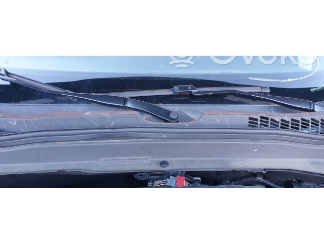 Моторчик дворников 68256064AA Jeep Renegade