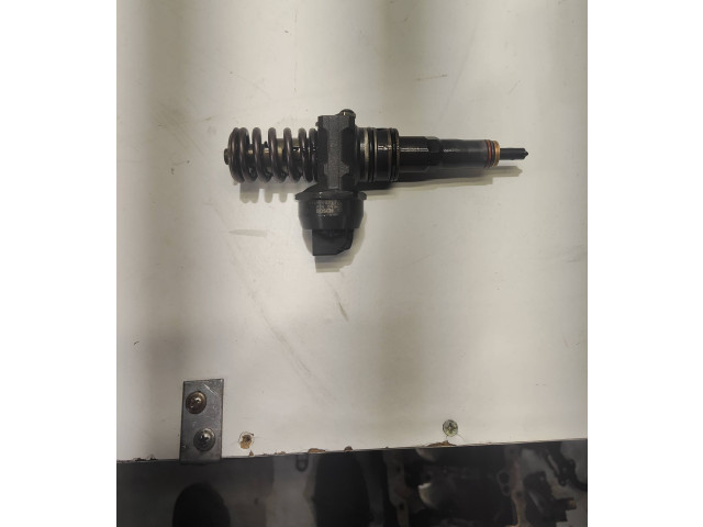 Vstřikovač 038130073BN, 038130073BL   Volkswagen Caddy    BLS 