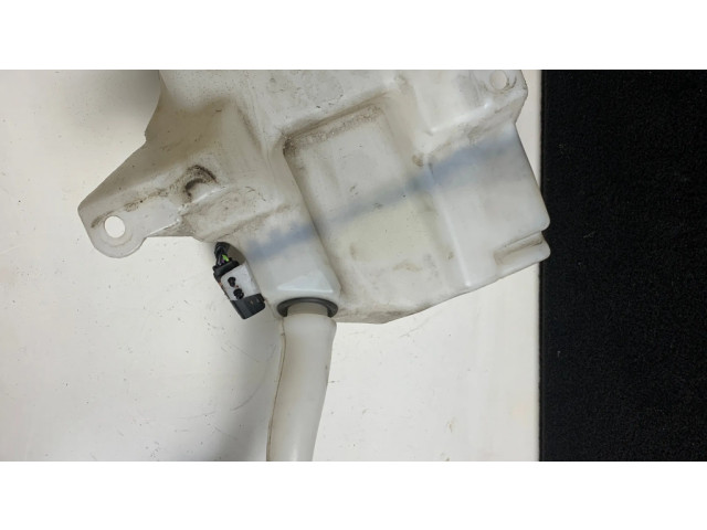 Бачок оконной жидкости    