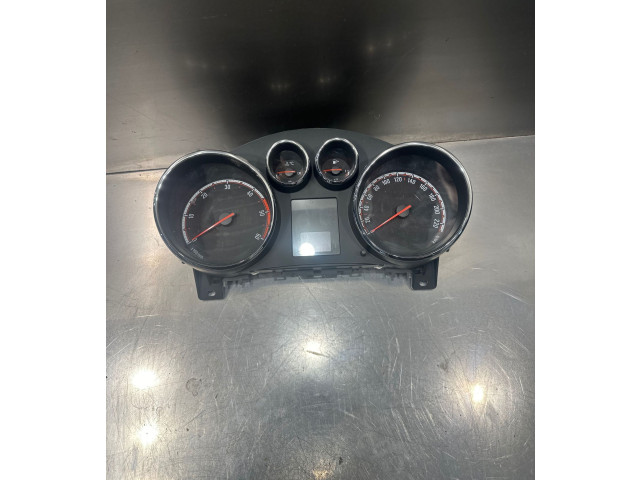 Панель приборов 13346182, 600775881 Opel Meriva B