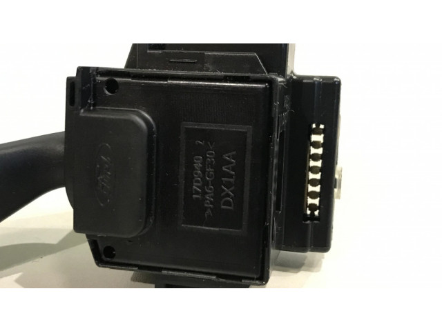 Ручка стеклоочистителей 17D940   Ford Focus