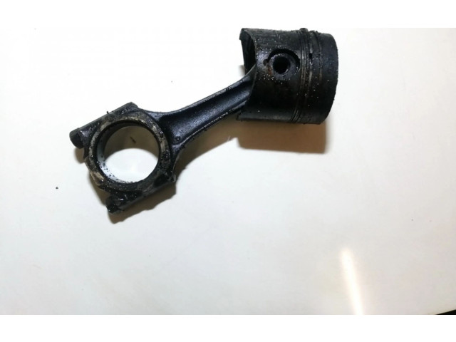  Поршень с шатуном    Volkswagen Golf II  