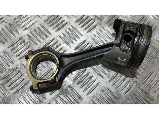 Поршень с шатуном 07104820 Ford Fiesta для бензинового двигателя 1.2