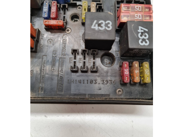 Блок предохранителей  1K0937804B, 1K0937800E   Volkswagen Touran I    