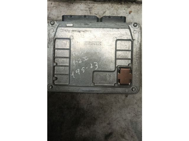 Блок управления двигателя 03D906032A   Skoda Fabia Mk1 (6Y)