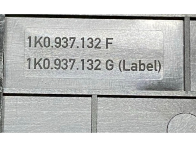   Pojistková skříňka 1K0937132F, 1K0937132G   Volkswagen Tiguan 2010