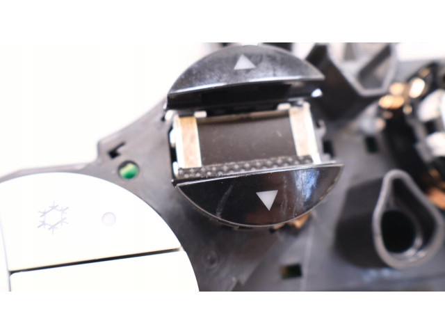 Блок управления климат-контролем 735629318 Fiat 500X