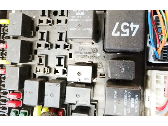 Блок предохранителей pr07300000, pr073-00000 Mitsubishi Lancer X