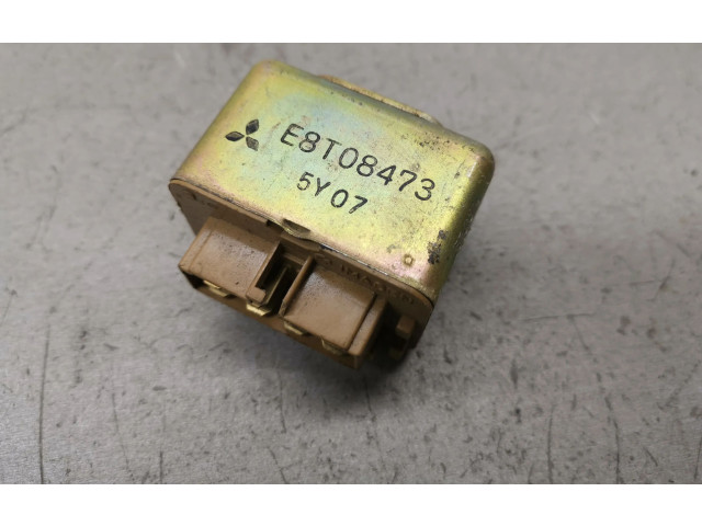 Блок управления E8T08473 Mitsubishi Carisma