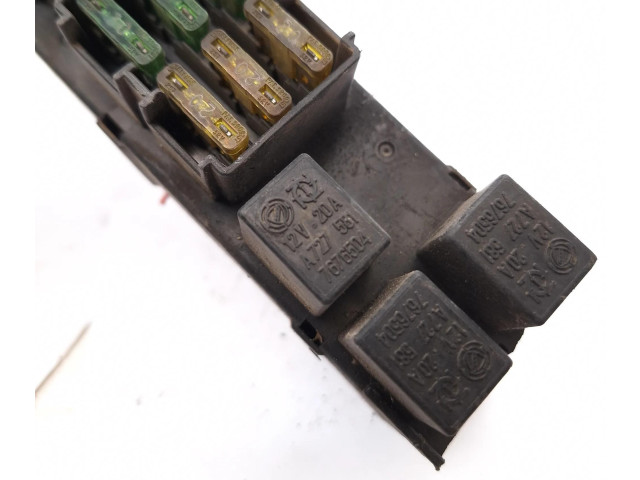   Pojistková skříňka 7676504, A727551   Fiat Punto (176) 1993