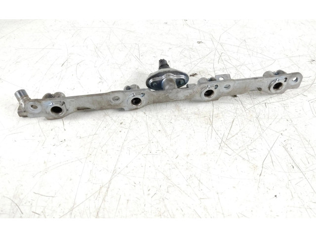 Vstřikovací lišta 8945833030 Toyota RAV 4 (XA50) A25A-FXS