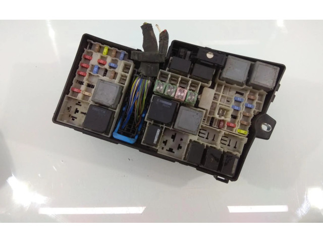 Pojistková skříňka AV6T14A142AA Ford C-MAX II 2011