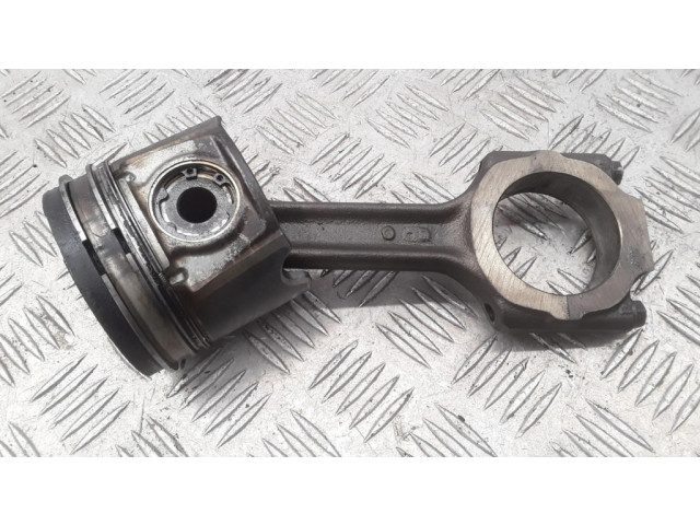 Píst B774, 939A1000   Alfa Romeo 159  pro naftový motor 1.9 939A1000 