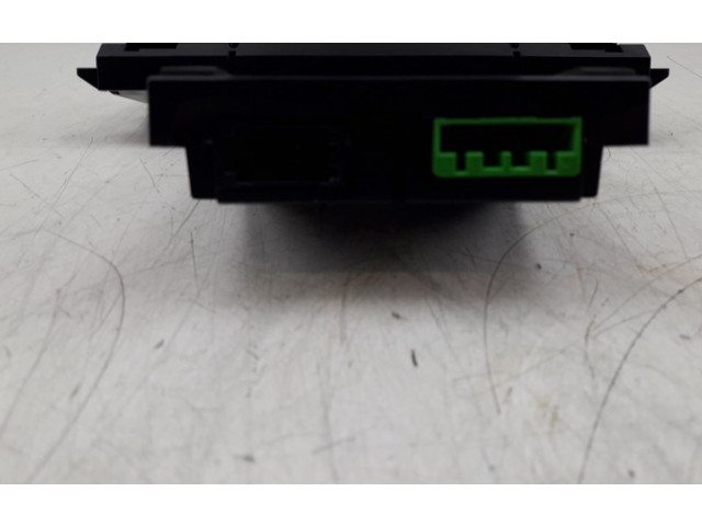 Дисплей    31268336, 31268336   Volvo V70