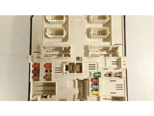 Pojistková skříňka 284B64474R, USM2010 Renault Master III 2015