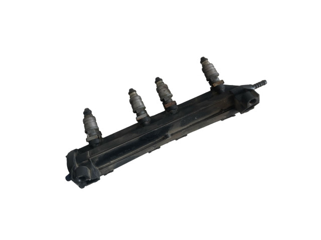 Топливная рампа 06A133317AS   Audi A3 S3 8P  