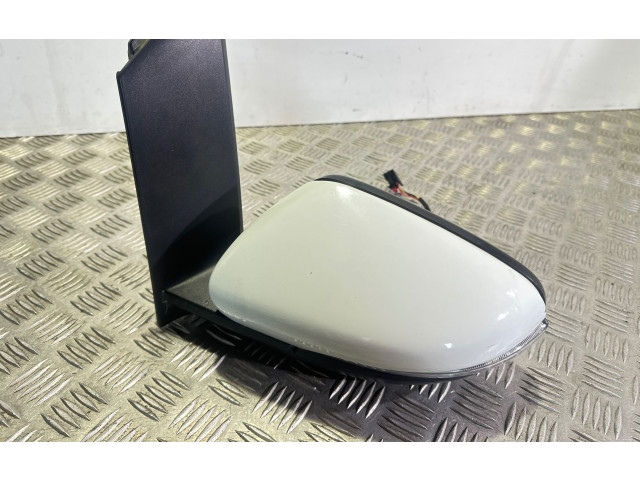 Зеркало электрическое Volkswagen Touran II 2010 - 2016 года