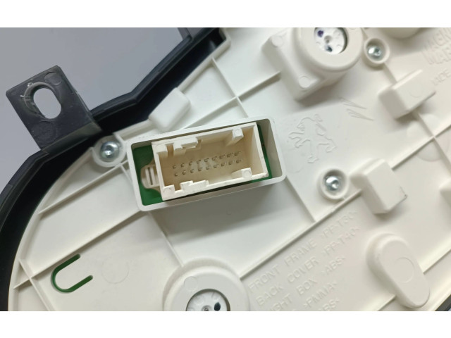 Přístrojová deska Peugeot 206+ 2010 9666637180, AZW582T7J