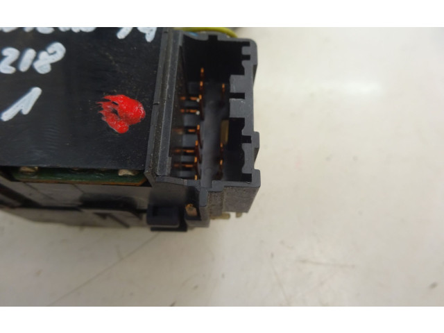 Ручка стеклоочистителей Mitsubishi Montero