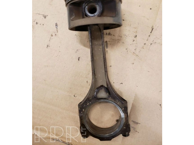 Поршень с шатуном 022198401, 021198401B Volkswagen Golf III