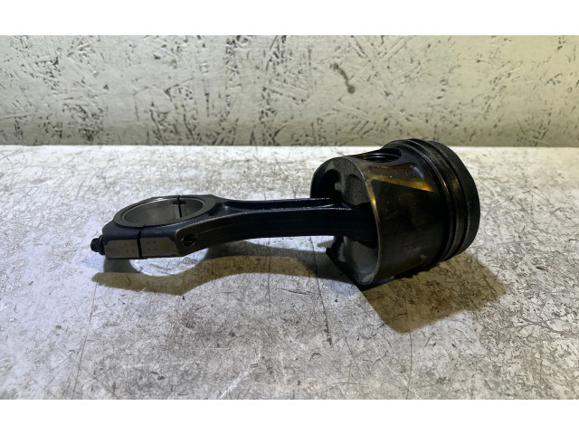 Píst Mercedes-Benz E W212