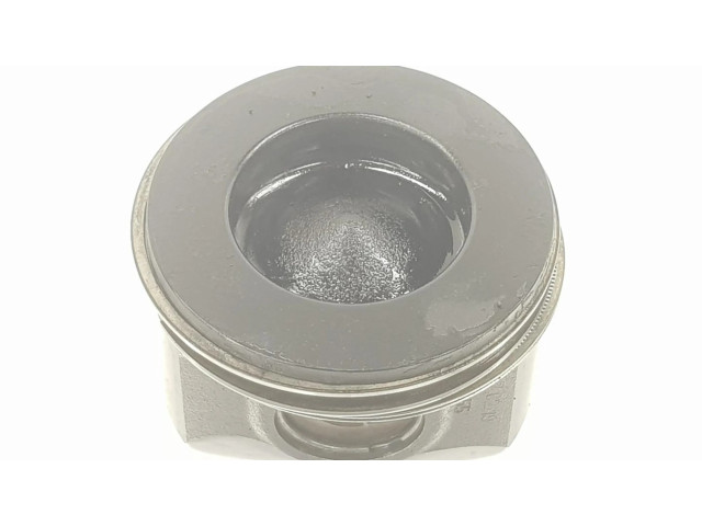 Píst 11258519401, 1212CD BMW 2 Active Tourer U06 pro naftový / Электричество motor