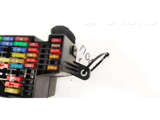 Pojistková skříňka Volkswagen Tiguan 2005