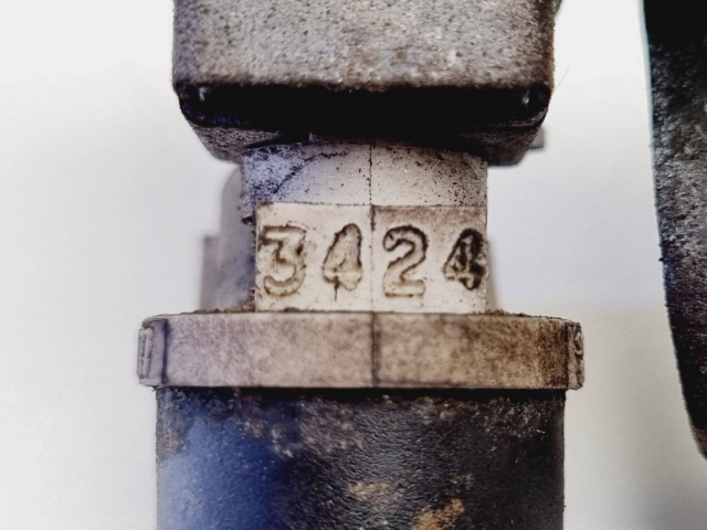 Комплект форсунок MR988977 Mitsubishi Colt для бензинового двигателя 1.1