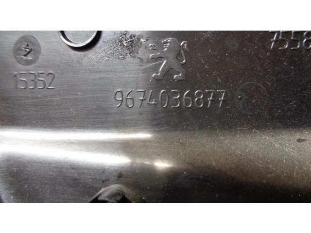 Другая деталь салона