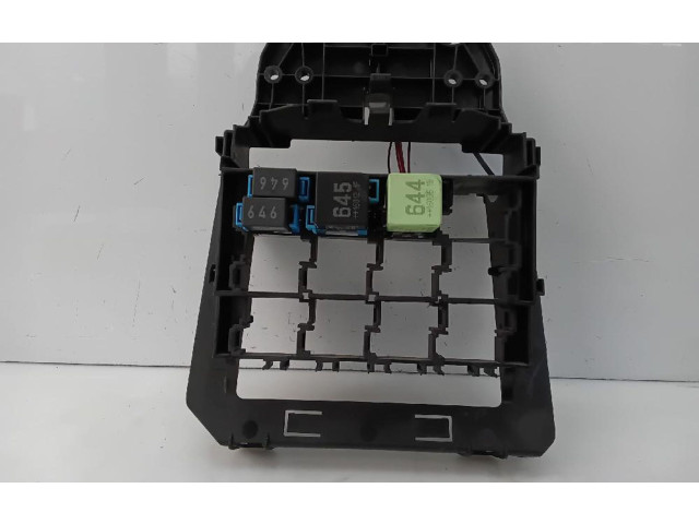 Блок предохранителей 6c0907371a   Skoda Rapid (NH)    