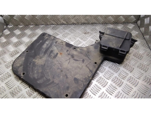 Pojistková skříňka Крышка ящика предохранителей 7H0907299, 7H0907300   Volkswagen Transporter - Caravelle T5 2004