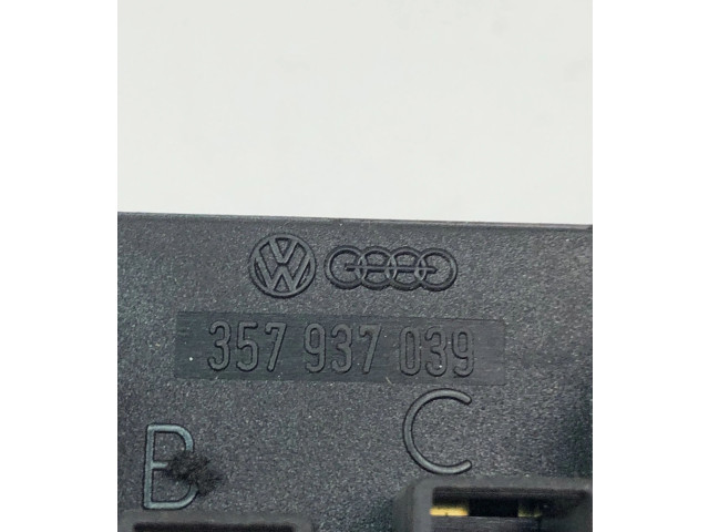 Pojistková skříňka 357937039 Volkswagen Caddy 2000