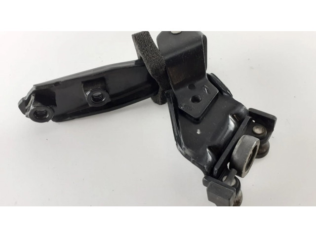 Средняя направляющая ролика / средний шарнир