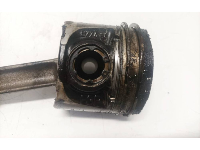 Поршень с шатуном Alfa Romeo 159