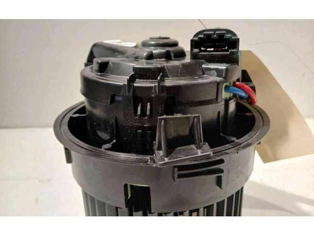 Вентилятор печки 272104185R Dacia Duster II